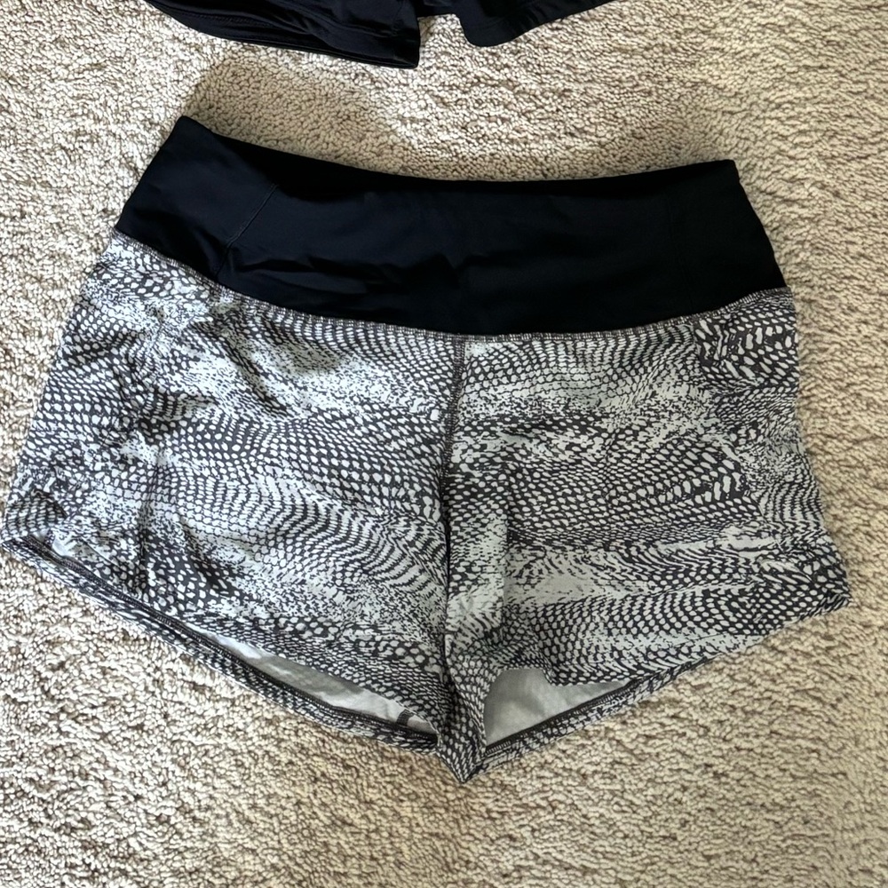 Lululemon shorts size 4